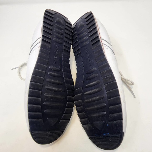 Athletic_Shoes